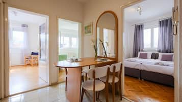 3 chambres, fer et planche à repasser, Wi-Fi gratuit, draps fournis