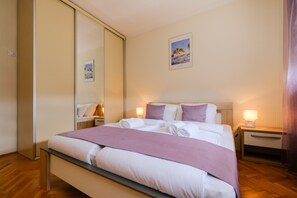 3 bedrooms, iron/ironing board, free WiFi, bed sheets - 3 Roooms city centre aprtment with parking (Belgrade)