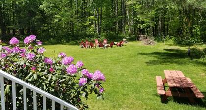 Beautiful farmhouse on the Boothbay Peninsula! Leaf peeping and Gardens Aglow!