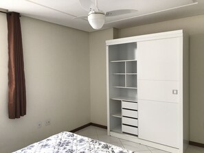 3 quartos, ferros/tábuas de passar roupa, Wi-Fi de cortesia