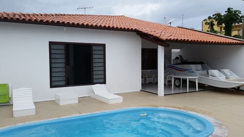 House with 03 bedrooms, swimming pool, 200 meters from Barra de São Miguel Beach