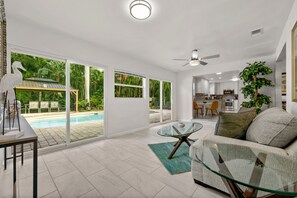 Interior - Tropical Retreat Pool Home close to Downtown & Naples Beaches (Naples)