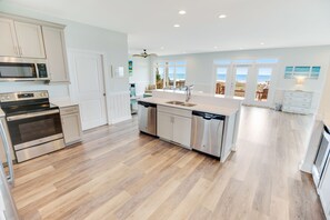 Fridge, microwave, oven, stovetop - Spring Deals! Heated Pool, Oceanfront Private Beach Access, Theater, Game Room (North Myrtle Beach)