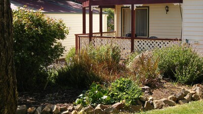 Belle Cottage - spacious self-contained 2 bedroom house