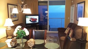 Smart-TV, bordtennis og filmbibliotek