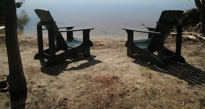 4 Säsong Hem på Meddybemps Lake. Sandig strand. 