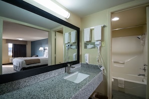Free WiFi, bed sheets - Countryside Inn (Kaufman)
