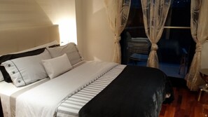1 slaapkamer, een strijkplank/strijkijzer, gratis wifi, beddengoed