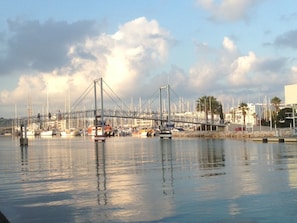 Marina - 2 Bed Apartment, With Pool & Marina Views, Sleeps 5, AC in All Rooms, With Wifi (Lagos)