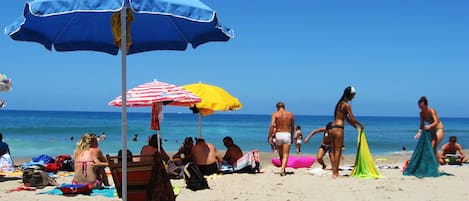Vlak bij het strand, strandlakens