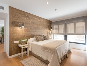 2 bedrooms, iron/ironing board, travel cot, free WiFi - ChezmoiHomes Plaza Nueva 1 (Granada)
