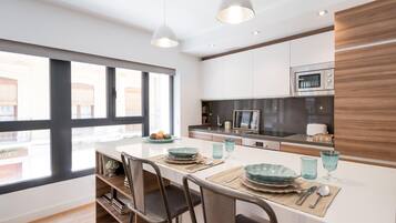 Fridge, microwave, oven, stovetop