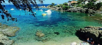 Magnifique villa, à distance de marche de la plage, piscine chauffée