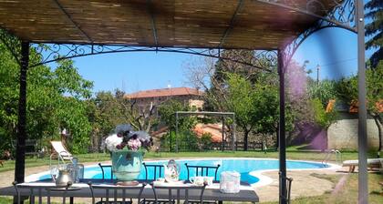 Villa Don Agostino mit Pool im Grünen