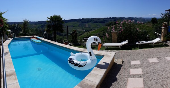 Outdoor pool - In the green hills of Abruzzo, a stone's throw from the sea ... (San Vito Chietino)