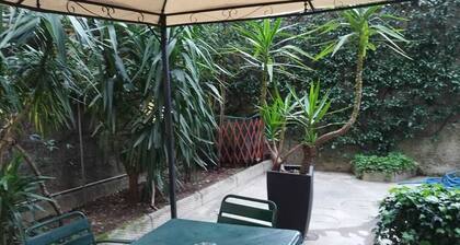 APARTAMENTO RIFREDI CAREGGI, SIMPLE Y ELEGANTE APT CERCA DE TRAMVIA