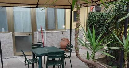 APARTMENT AURORA QUARTER RIFREDI NEAR TRAMVIA, HISTORIC CENTER, CAREGGi