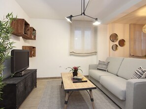 TV - ChezmoiHomes Catedral 2B (Granada)