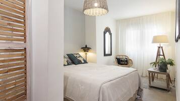 2 bedrooms, iron/ironing board, travel cot, free WiFi