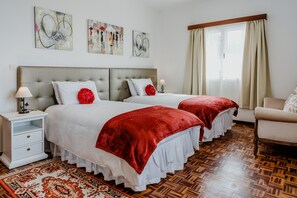 3 bedrooms, iron/ironing board, WiFi, bed sheets - Funchal City View Gardens I (Funchal)