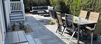 Complete and luxurious 6 person chalet at a holiday park on the coast