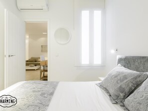 1 dormitorio, tabla de planchar con plancha, Internet y ropa de cama