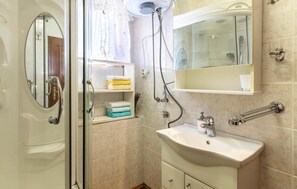Shower - 1 bedroom gorgeous apartment in Pula (Pula)