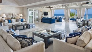 Living room - Old Trees - Condo 301 Penthouse (Paynes Bay)
