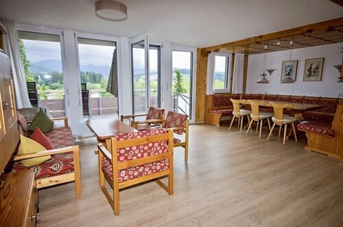 Holiday Home for the whole family! Skiing, hiking, swimming, shopping, Golf