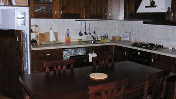 Refrigerador, horno, parrilla de estufa y lavavajillas