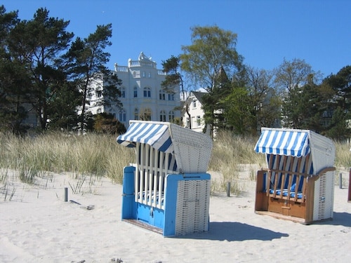 Ruhige, sonnige 4**** Fewo an der Strandpromenade / Badestrand - Strandkorb