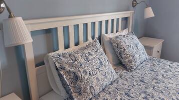 2 bedrooms, iron/ironing board, travel cot, free WiFi