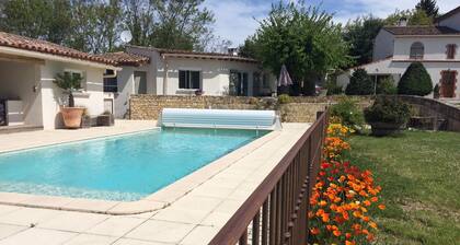 MAISON FAMILIALE AU CALME DE 8 COUCHAGES AVEC PISCINE