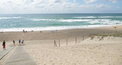 800m from the ocean apartment 45m2 ***4 pers terrace17m2 private parking wifi sheets