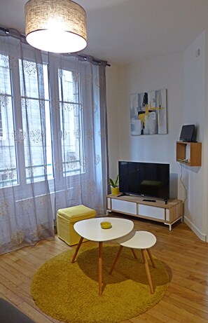 Télévision, lecteur de DVD, chaßne hi-fi, écrans d'ordinateur