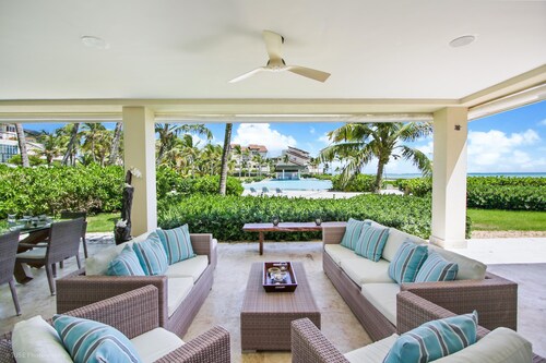 3-Bedroom Luxury Apartment, 1st Line Beach in Cap Cana 