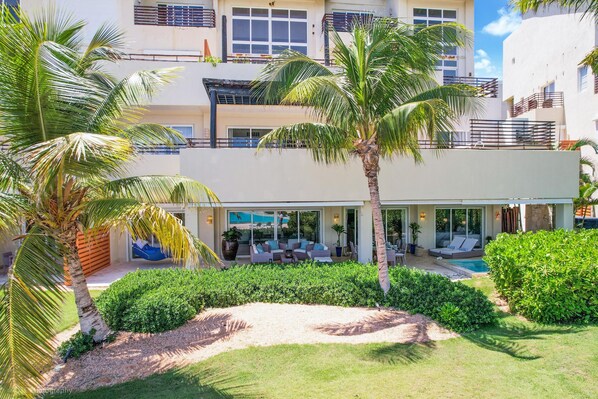 Exterior - 3-Bedroom Luxury Apartment, 1st Line Beach in Cap Cana (Punta Cana)