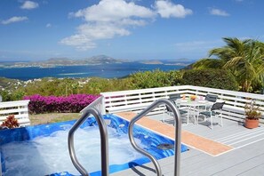 Outdoor spa tub - Coconuts: Indoor/Outdoor Living, Spa, Heated Pool & Privacy! (St. John)