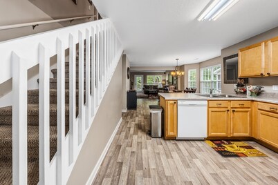 On the RIVER! Close to ALL attractions- P. Forge-Dolly-Gatlinburg-Le Cont