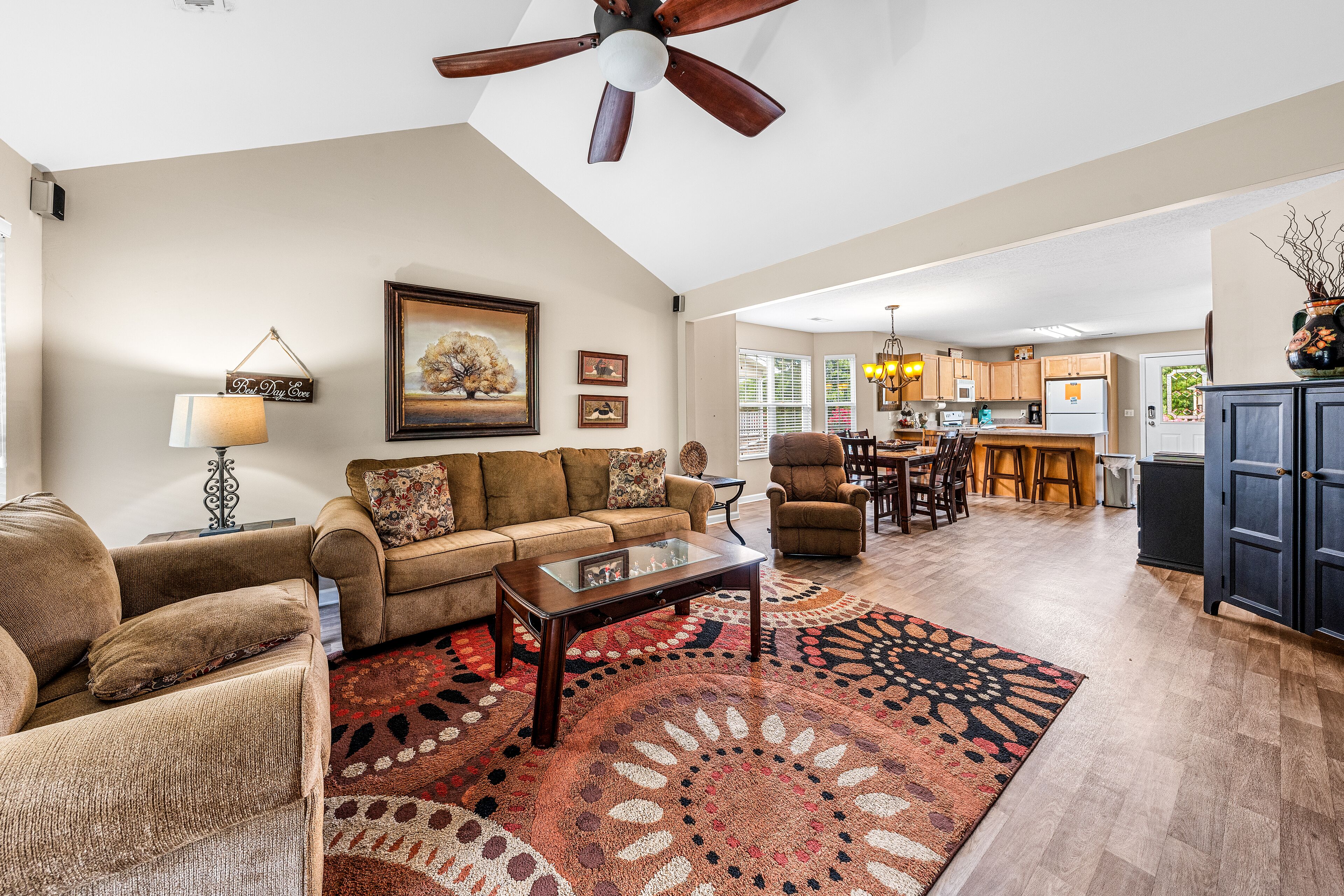 智能电视、DVD 播放器、影片库