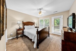 3 bedrooms, iron/ironing board, free WiFi, bed sheets