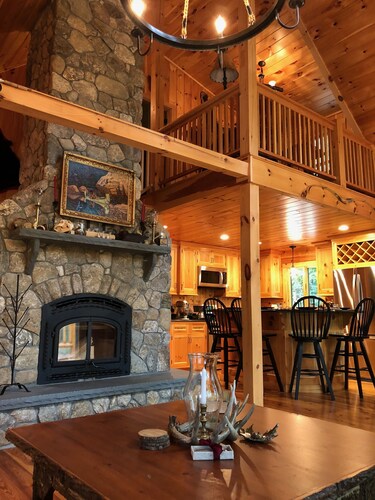 Log Home Nestled Between The White Mountains and The Lakes Region