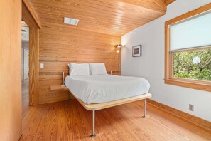 5 bedrooms, iron/ironing board, free WiFi, bed sheets - Private Island Sanctuary in the Maritime Forest, Stunning Views & Modern Architecture (Bald Head Island)