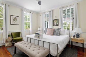 2 bedrooms, iron/ironing board, WiFi