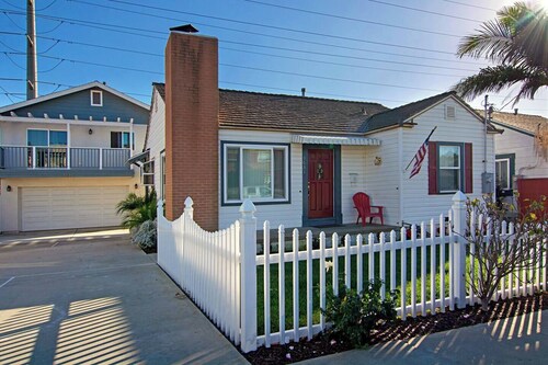 Cottage near Sea World, Old Town, & Beaches