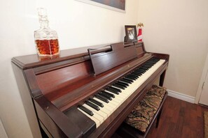 Interior - Cottage near Sea World, Old Town, & Beaches (San Diego)