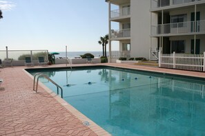 Opvarmet pool