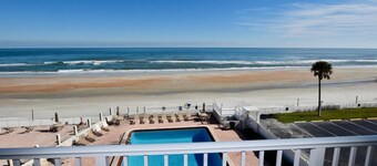 STOR PLATS- 1 BR / 2 Bath Direct Oceanfront Condo-<br>Gratis Wi-Fi i rummet