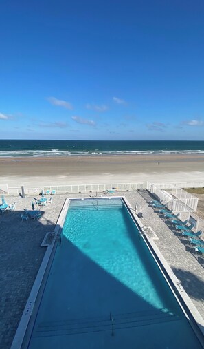 A heated pool - GREAT LOCATION- 1 BR/2 Bath Direct Oceanfront Condo-<br>Free Wi-Fi new up date (Daytona Beach)