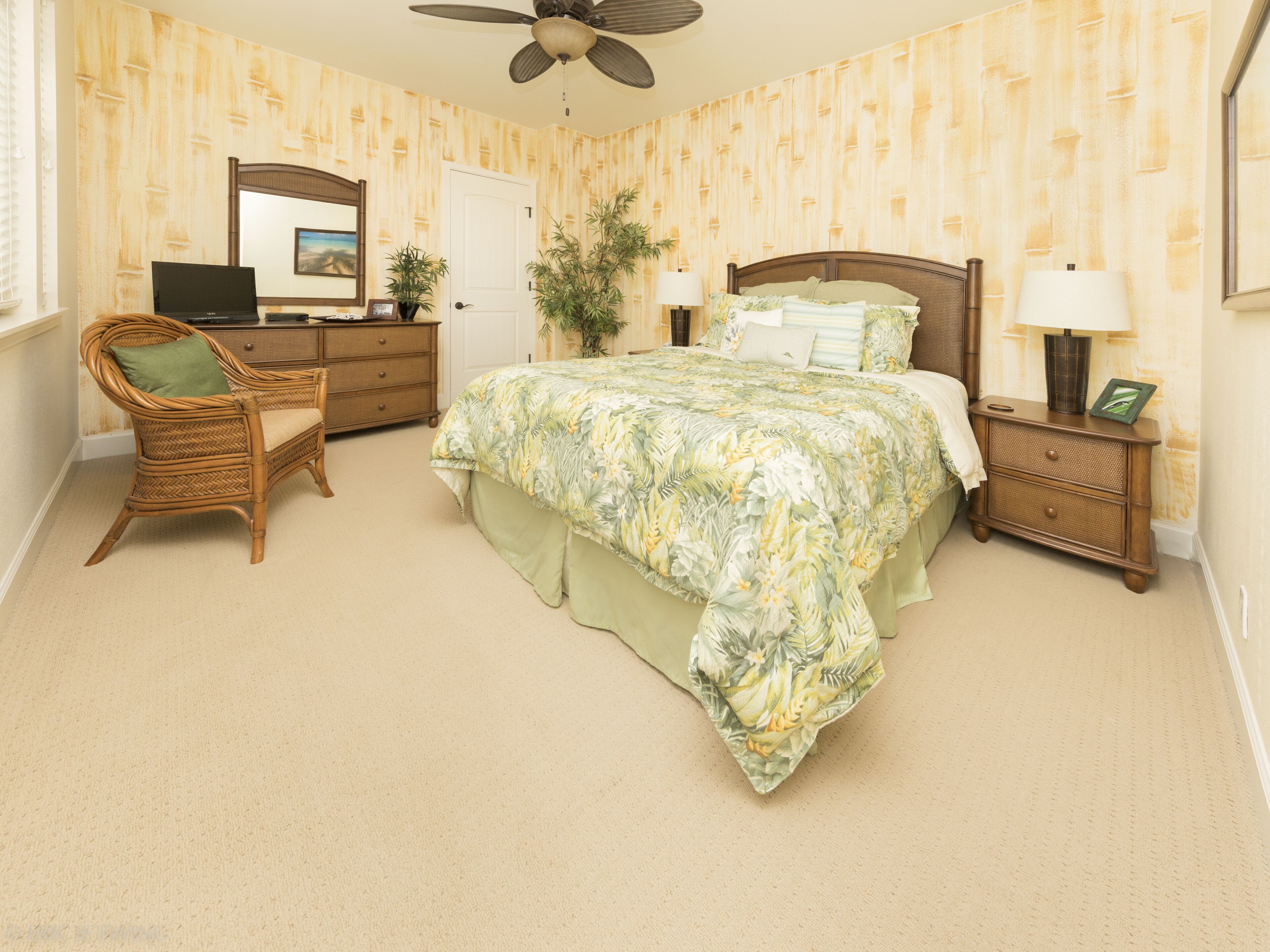 3 bedrooms, in-room safe, iron/ironing board, free WiFi